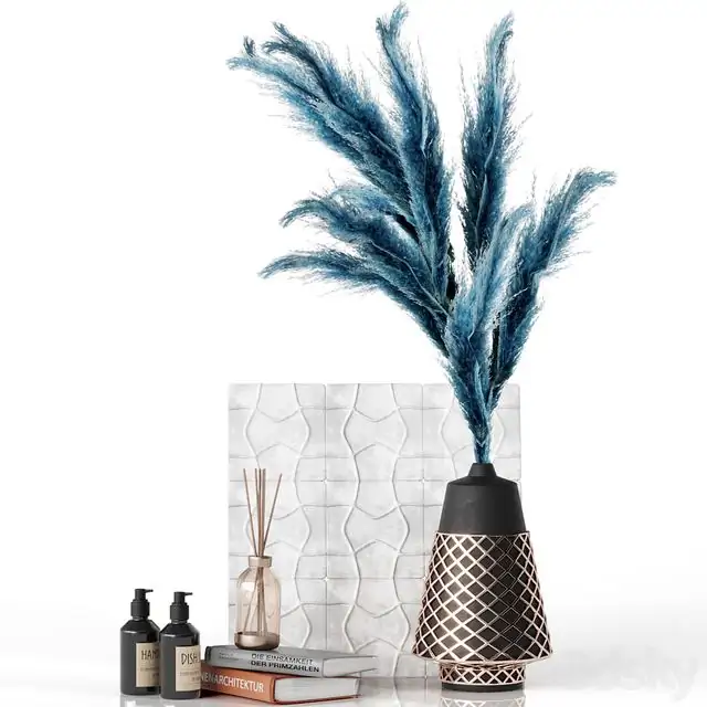 Decorative set with blue pampas 